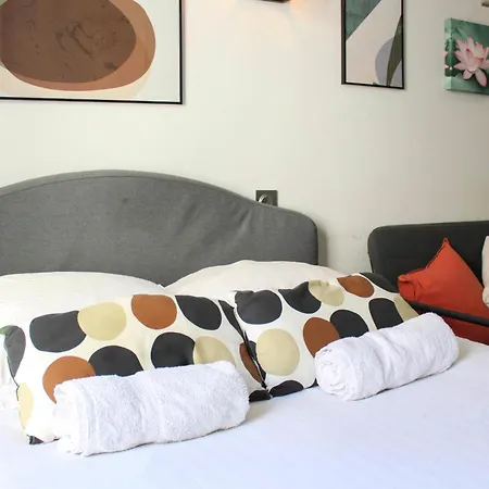 Cozy 20m Near Paris *